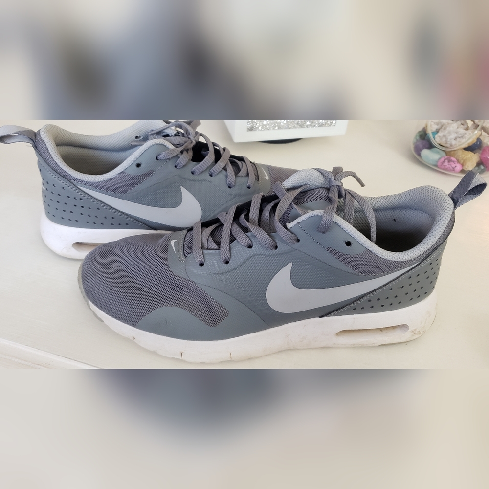 NIKE, Women Size 7, Gray, Used